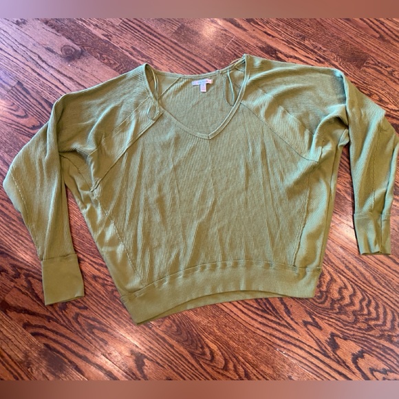 Free People Santa Clara Thermal Top Ferngully Green V-neck Size Medium - Picture 6 of 7